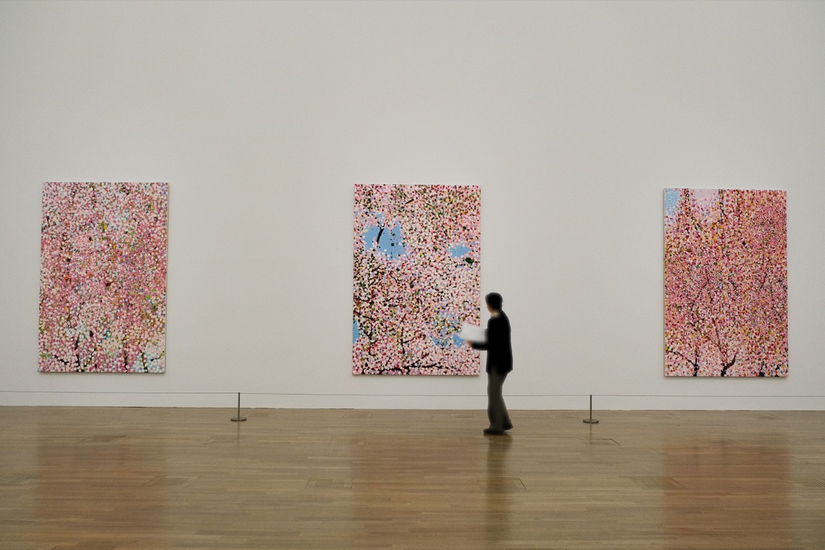 ダミアン・ハースト「桜」｜作品の桜が放つ儚さと無常の美（絵画に込められた意味も解説）