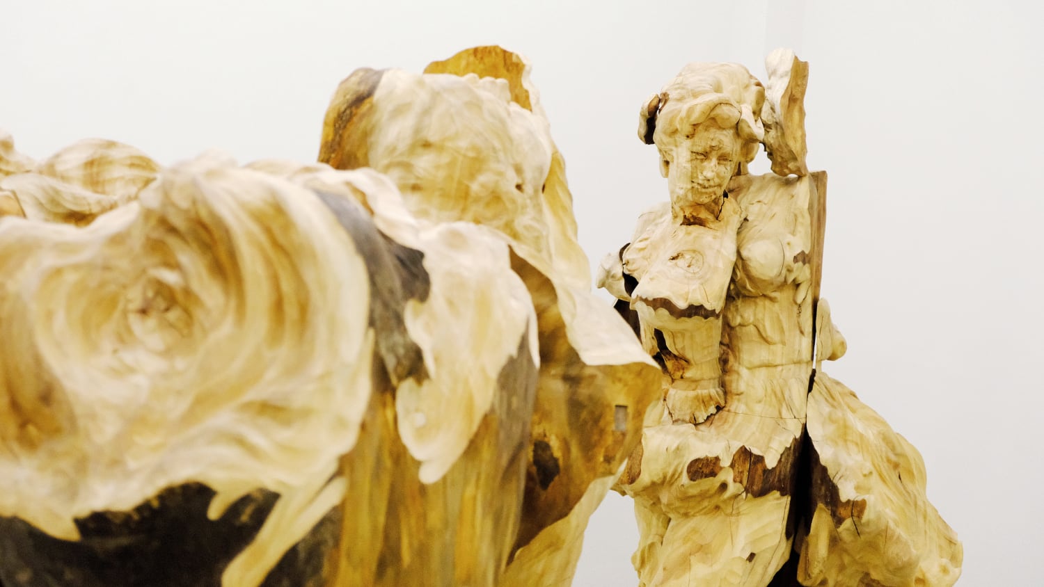 森靖「Twister」アート鑑賞レポート｜木材の持つ魅力を宿した彫刻作品の情報量とスケール感