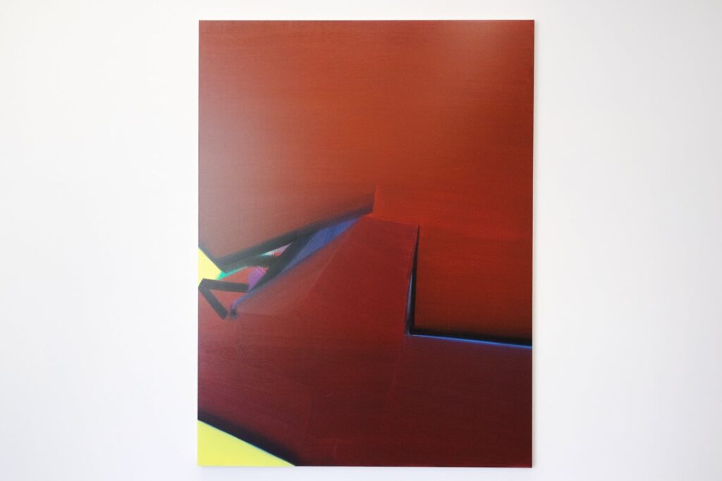 山田康平個展「Strikethrough」｜ストロークが重なる色面への没入を